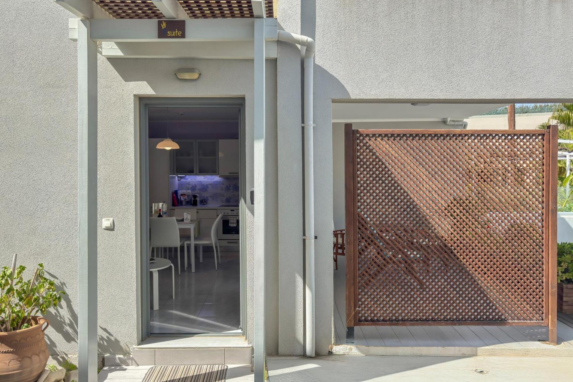 Alisahni Villa & Suite كاتو ذاراتسو المظهر الخارجي الصورة